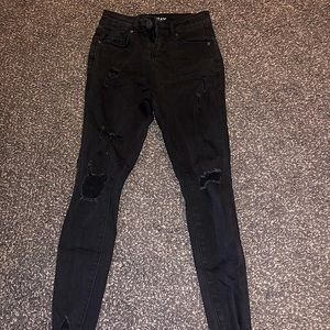 Black ripped skinny jeans 00